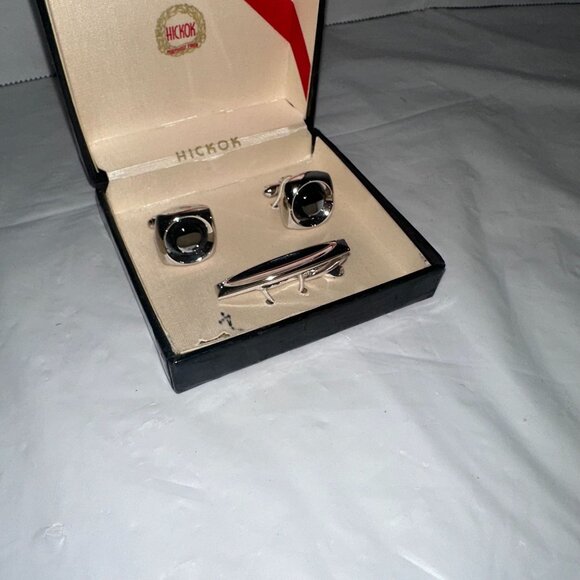 Hickok Mens Cufflink & Tie Clip Set In Original Box - Picture 2 of 4